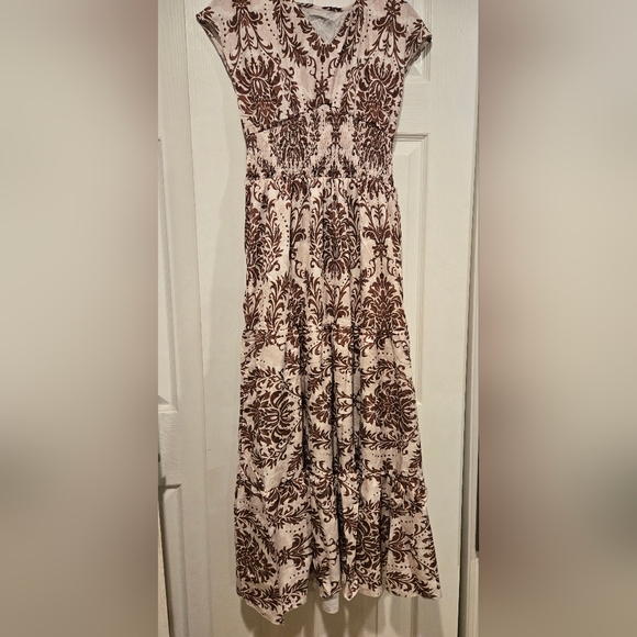 ASISOL Women's V-neck Floral Print Short Sleeved Long Skirt with Slit Size Small - Picture 3 of 7